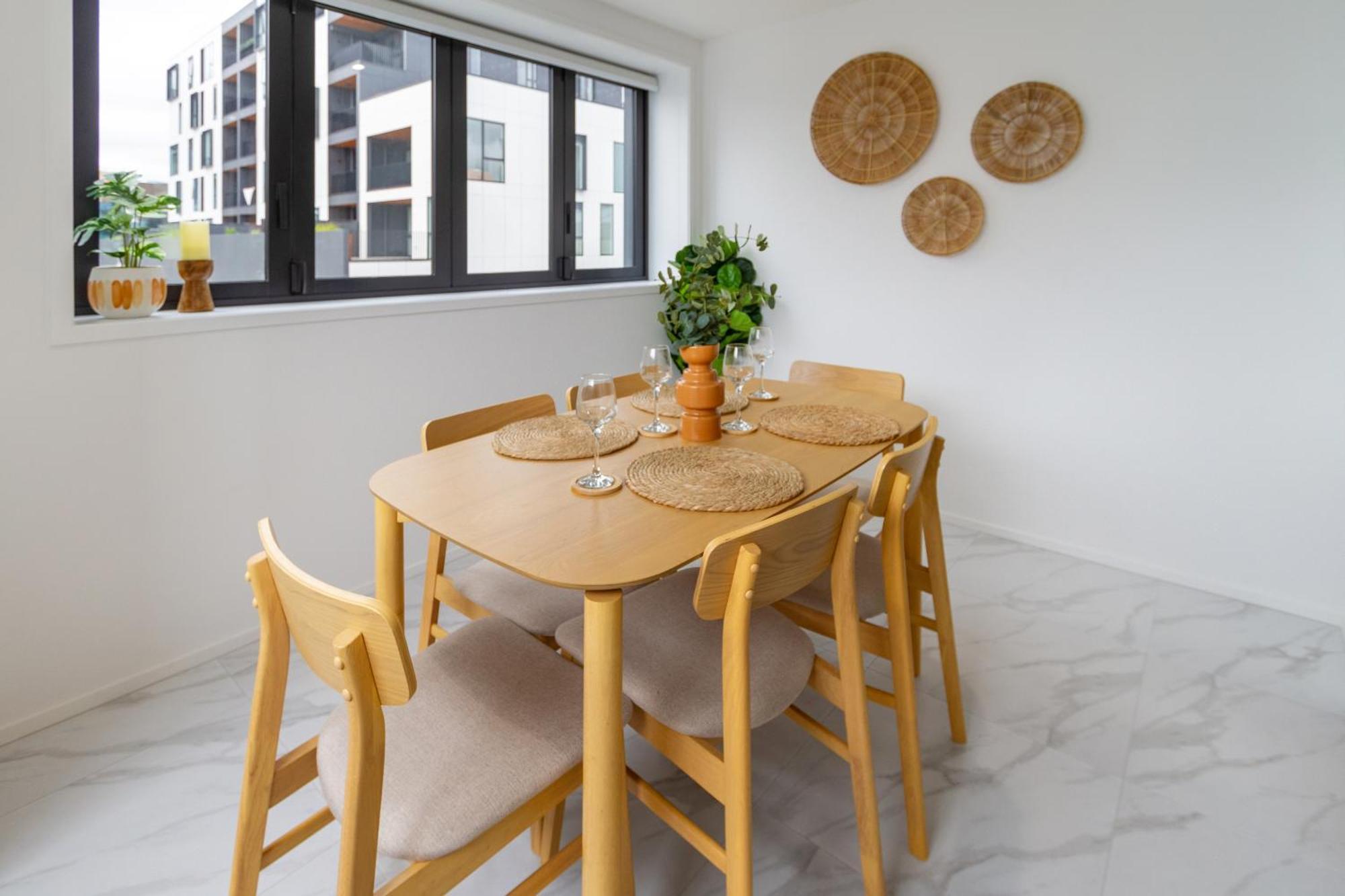 Modern City Lifestyle: 2 Bedroom 1 Bath Крайстчёрч Экстерьер фото